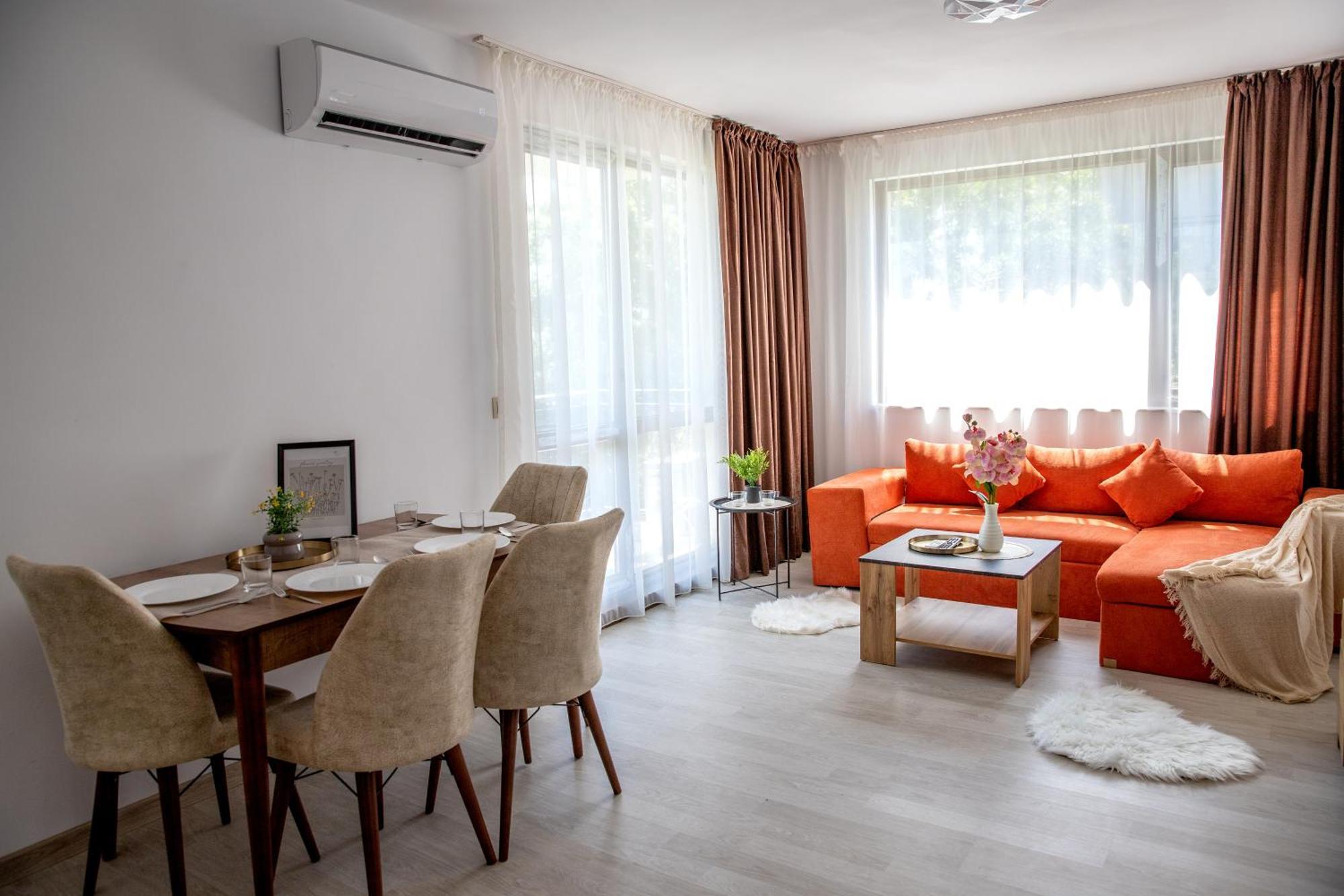 Two-Bedroom Premium Apartment St Constantin et Helena Extérieur photo