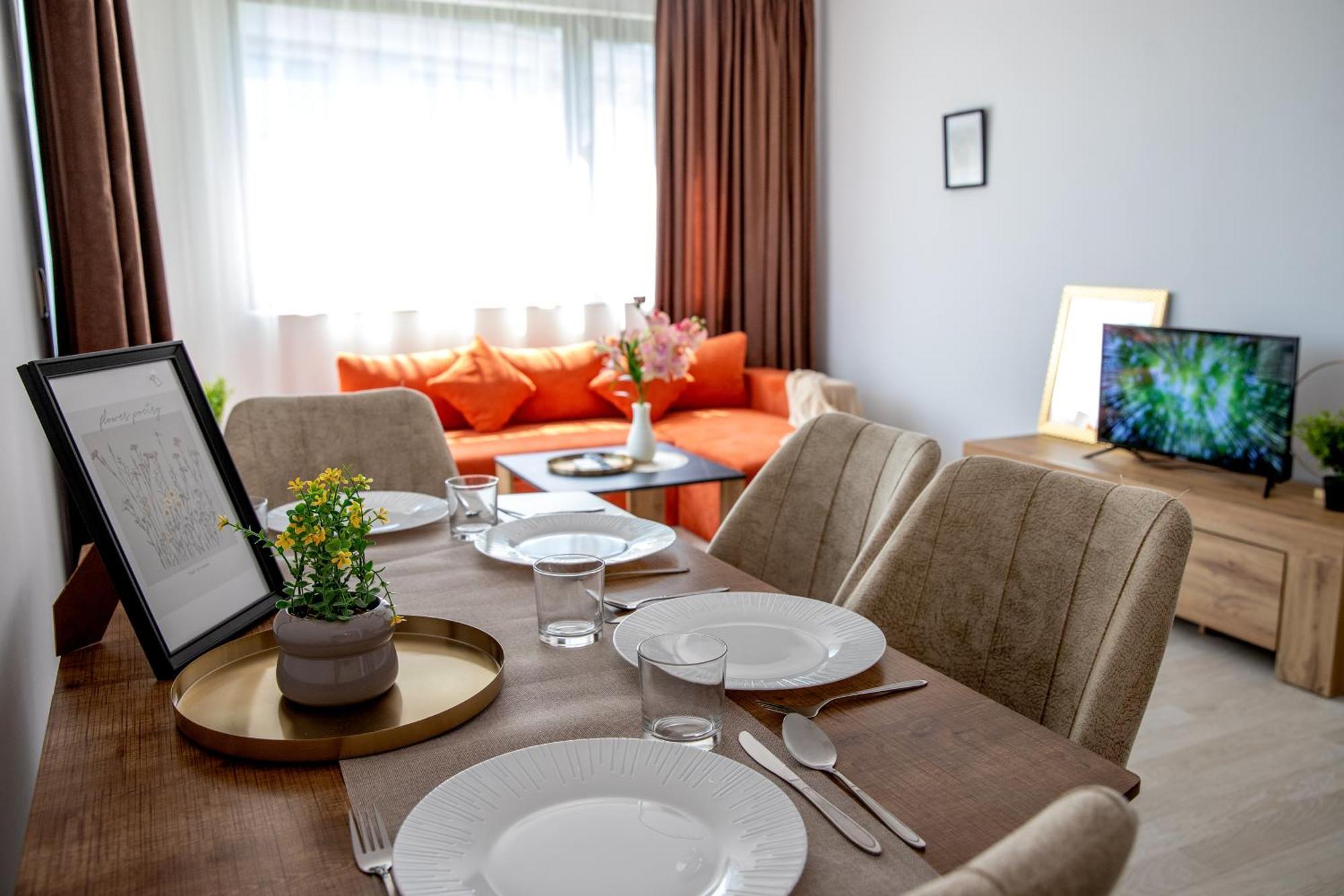 Two-Bedroom Premium Apartment St Constantin et Helena Extérieur photo