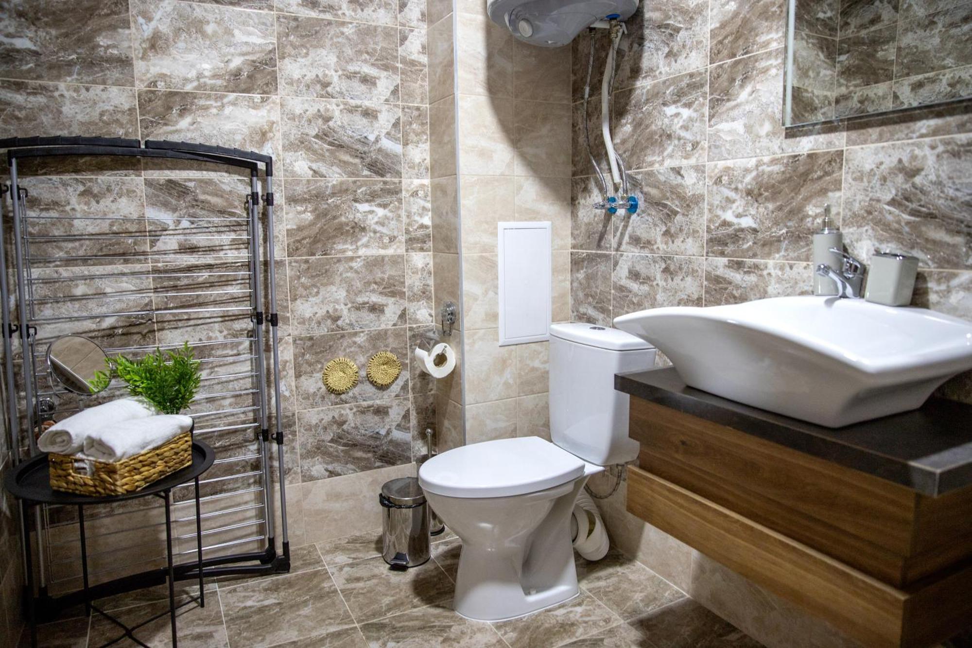 Two-Bedroom Premium Apartment St Constantin et Helena Extérieur photo